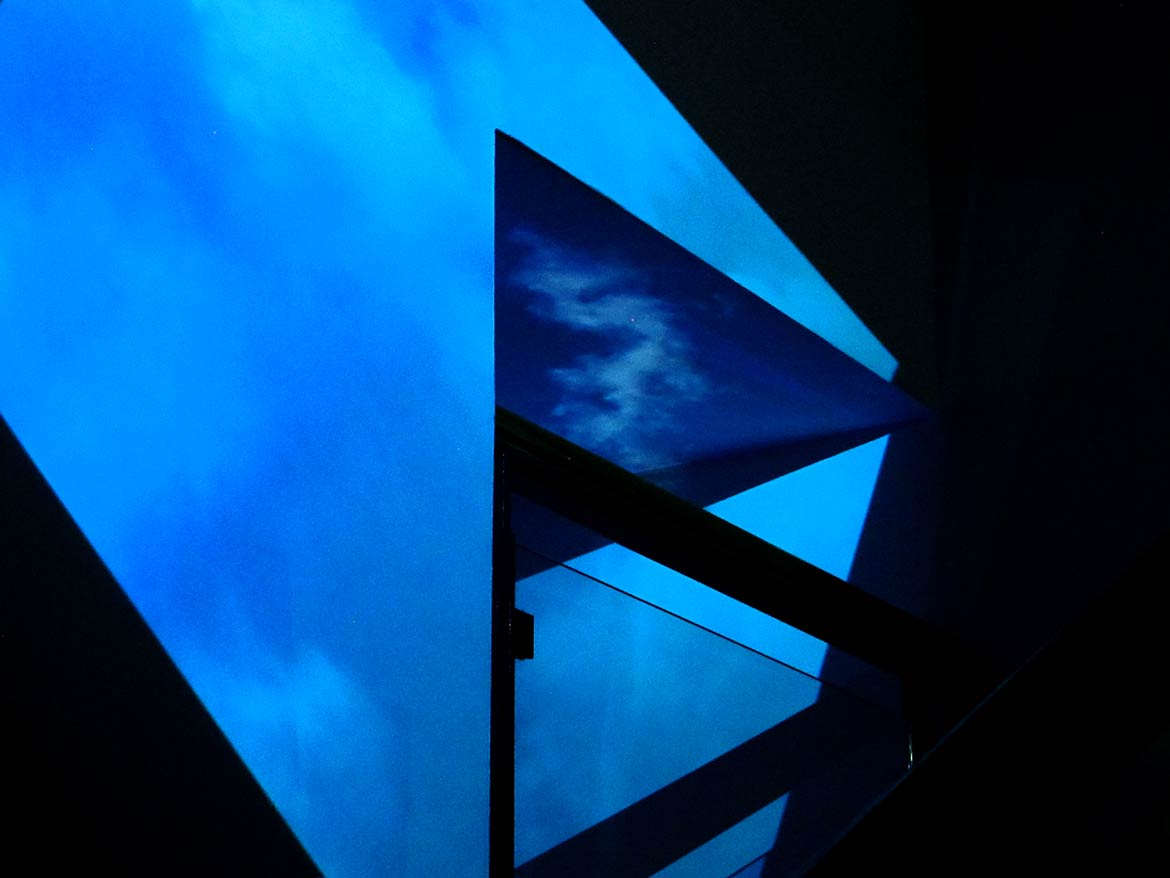 BLUX, artiste plasticien, projections vidéo/installations visuelles et sonores (Journées européennes du patrimoine 2014) au Musée Géo Charles – Espace ciel