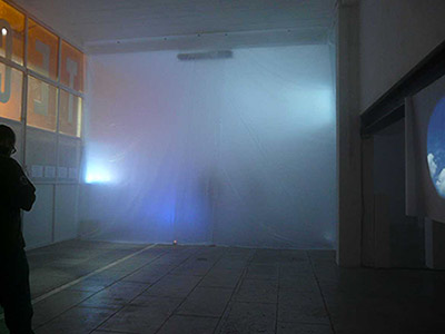 BLUX, artiste plasticien, Résidence à La TEC, Installation in-situ, 2015 – espace nuages à l'état gazeux